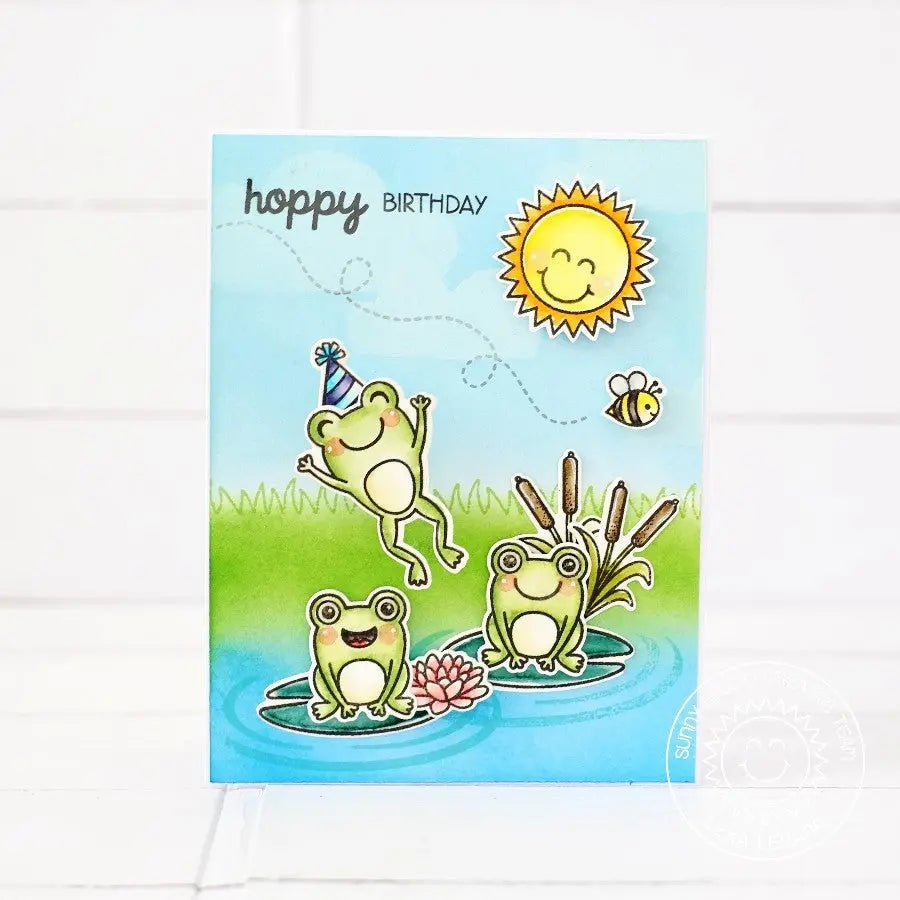 Sunny Studio Frogs with Lily Pads, Cattails, Bee & Sunshine Hoppy Birthday Punny Card (using Froggy Friends 4x6 Clear Stamps)